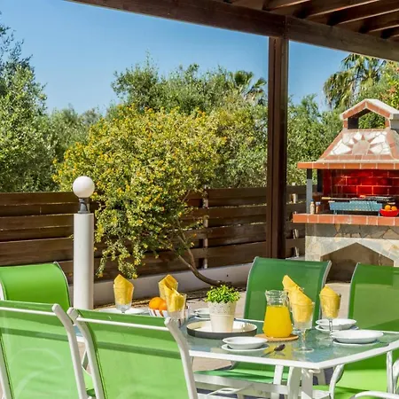 Вилла Coral Athina By